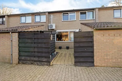 Tussenwoning te koop: Holtingerbrink 270, Bargeres Emmen