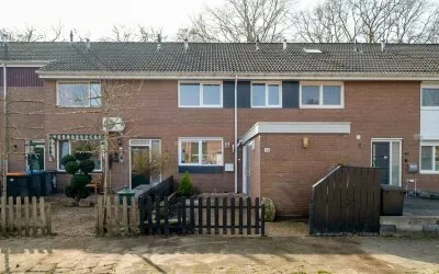 Tussenwoning te koop: Holtwiklanden 42, Enschede