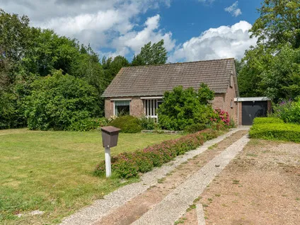 Vrijstaande woning te koop: Holwerterdyk 8, Ternaard