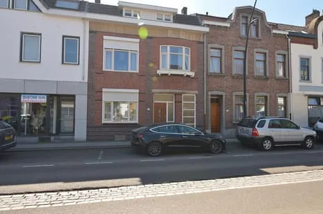 Tussenwoning te koop: Holzstraat 18, Holz Kerkrade
