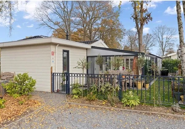 Vrijstaande woning te koop: Hommelweg 2R-131, Recreatiepark Hommelheide Susteren