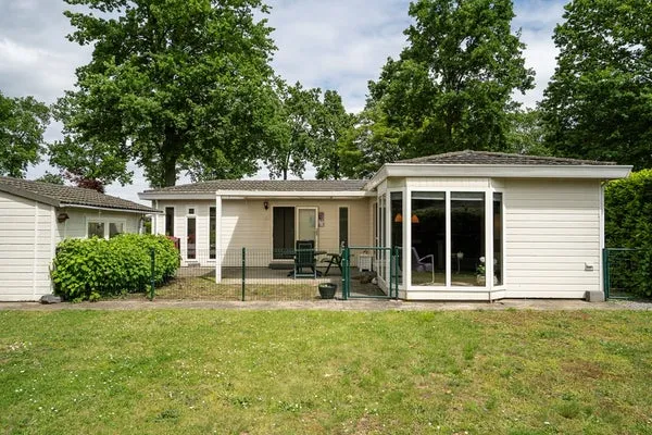 Vrijstaande woning te koop: Hommelweg 2R-238, Recreatiepark Hommelheide Susteren