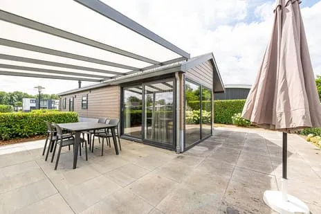 Vrijstaande woning te koop: Hommelweg 2R664, Recreatiepark Hommelheide Susteren