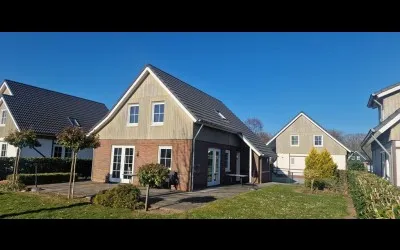 Vrijstaande woning te koop: Hommelweg 2R827, Recreatiepark Hommelheide Susteren
