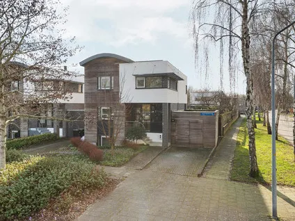 Hoekwoning te koop: Honingbijstraat 2, Almere