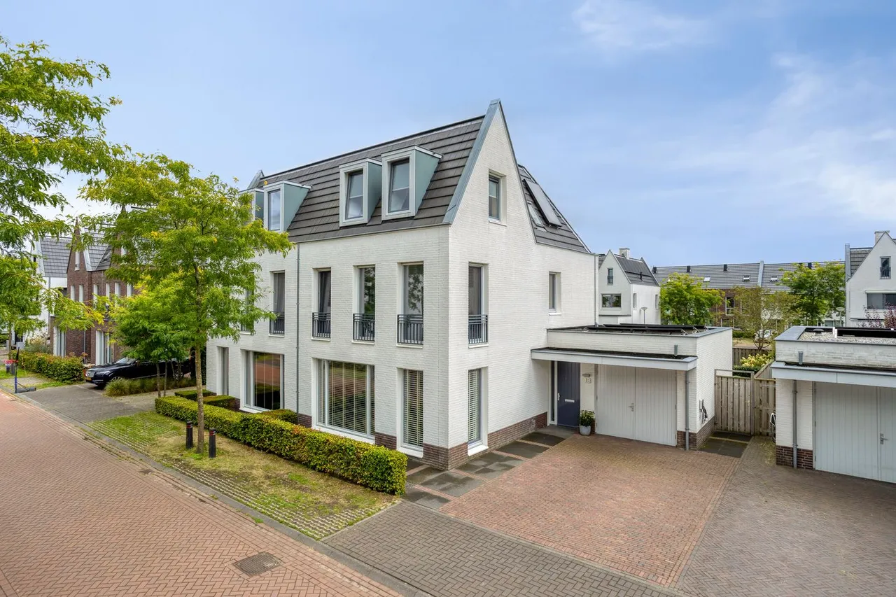 Twee-onder-één-kap te koop: Honingklaverstraat 13, 'S-Hertogenbosch