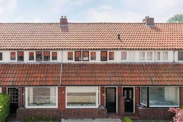 Terraced house for rent: Honthorststraat 51, Julianapark Leeuwarden