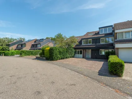 Tussenwoning te koop: Hoofdgracht 57, Naarderwoonbos Naarden