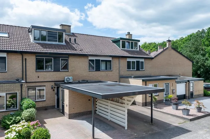 Tussenwoning te koop: Hoofdlaan 88, Putten-Noord Putten
