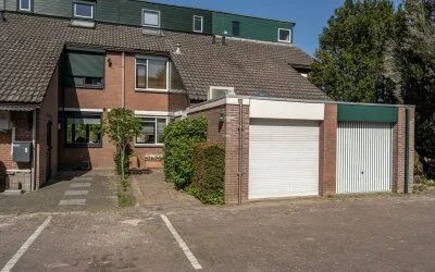 Tussenwoning te koop: Hoofdland 11, Mijnsheerenland