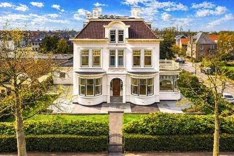 Detached house for sale: Hoofdstraat 153, Oranjebuurt Sassenheim