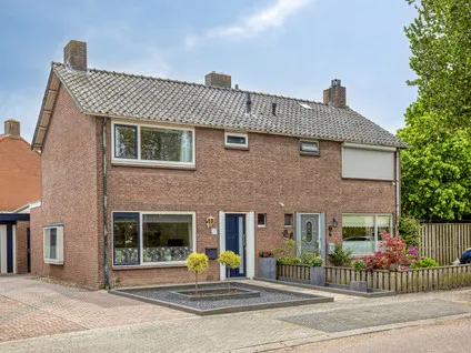 Twee-onder-één-kap te koop: Hoofdstraat 28, Kern Andelst Andelst
