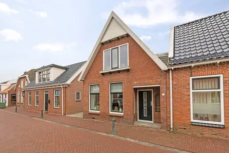 Twee-onder-één-kap te koop: Hoofdstraat 45, Niezijl Niezijl