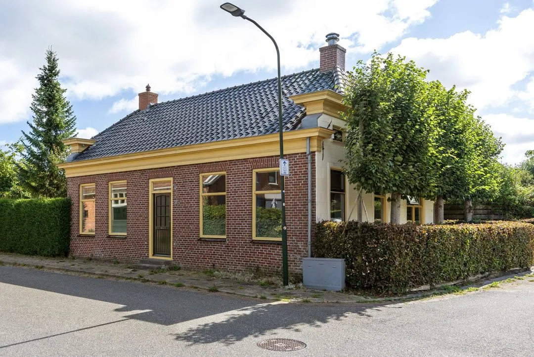 Vrijstaande woning te koop: Hoofdstraat 50, Houwerzijl