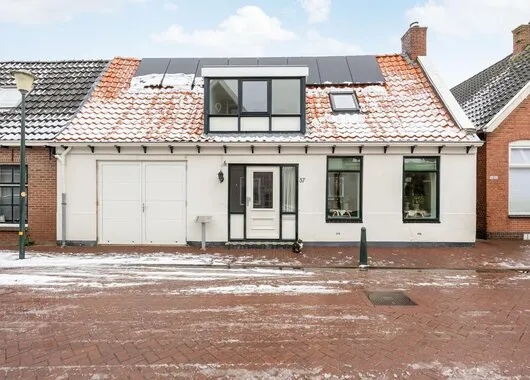 Hoekwoning te koop: Hoofdstraat 57, Niezijl