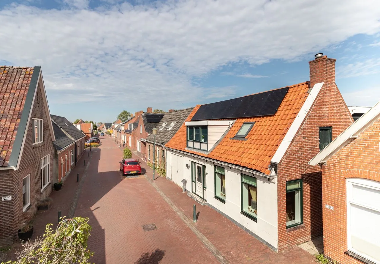 Hoekwoning te koop: Hoofdstraat 57, Niezijl