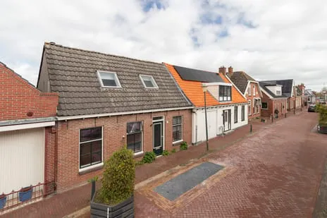 Tussenwoning te koop: Hoofdstraat 59, Niezijl Niezijl