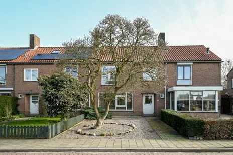 Tussenwoning te koop: Hoofdstraat 78, Zetten Centrum Zetten