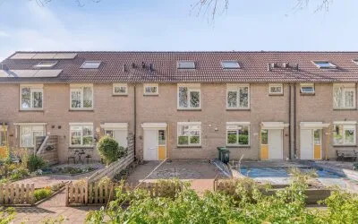 Tussenwoning te koop: Hoofdweg 1123A, Nieuw-Vennep Welgelegen Noord Nieuw-Vennep