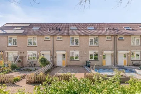 Tussenwoning te koop: Hoofdweg 1123A, Nieuw-Vennep Welgelegen Noord Nieuw-Vennep