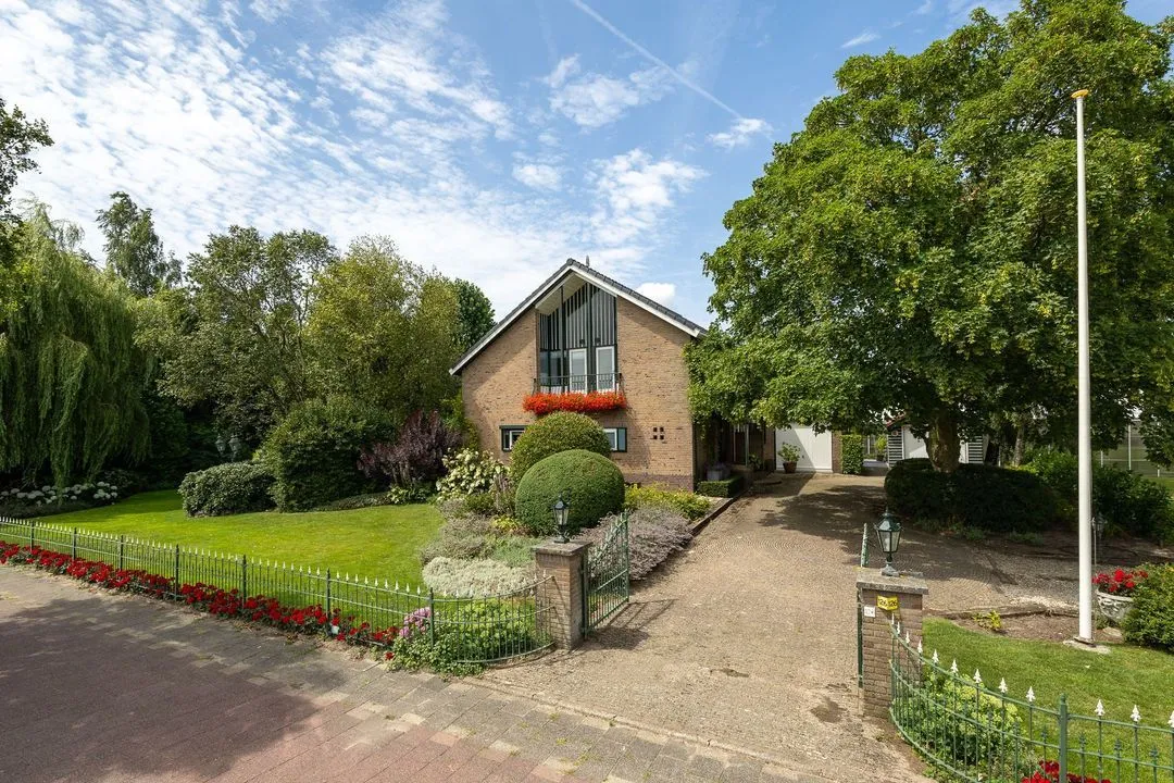 Vrijstaande woning te koop: Hoofdweg 126, Kudelstaart