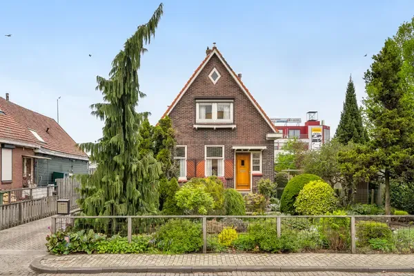 Vrijstaande woning te koop: Hoofdweg 129, Rotterdam