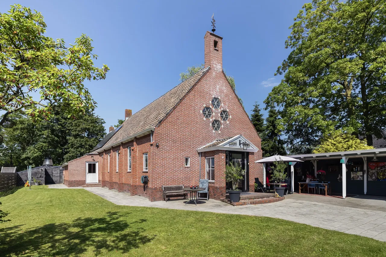 Vrijstaande woning te koop: Hoofdweg 52, Godlinze