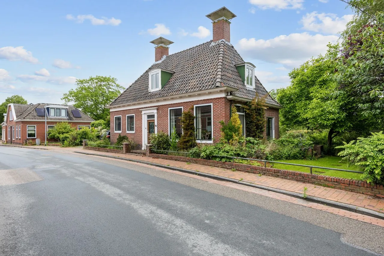 Vrijstaande woning te koop: Hoofdweg 54, Holwierde