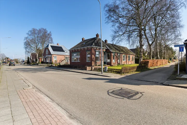 Vrijstaande woning te koop: Hoofdweg 63, Wagenborgen