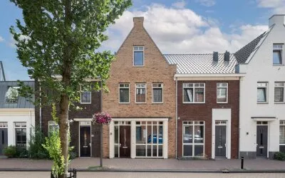 Tussenwoning te koop: Hooftstraat 26, Lijsterlaan Alphen Aan Den Rijn