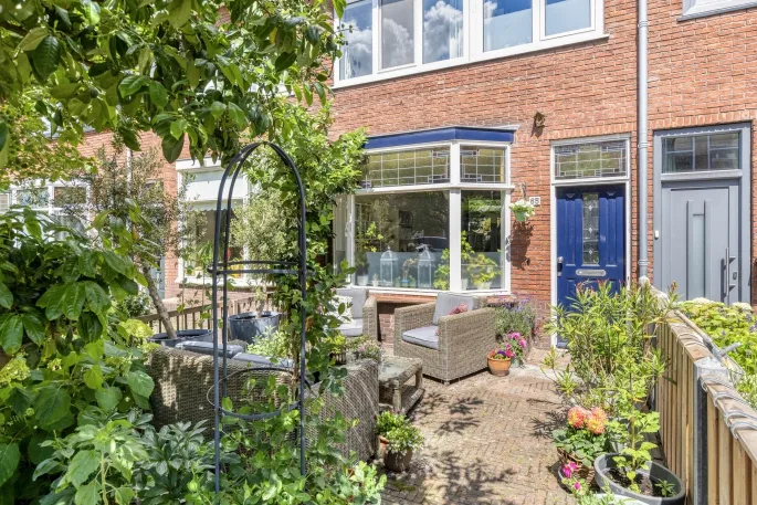 Tussenwoning te koop: Hooftstraat 65, Jacob Catsstraat en omgeving Dordrecht