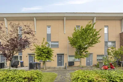 Tussenwoning te koop: Hooftstraat 8, Eilandenbuurt Bergschenhoek