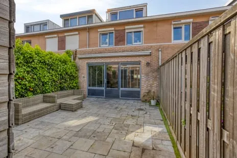 Tussenwoning te koop: Hooftstraat 8, Eilandenbuurt Bergschenhoek