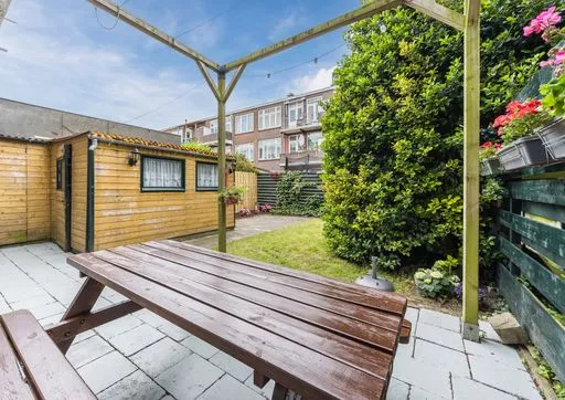 Woning te koop: Hoog Buurlostraat, Oostbroek-Noord 'S-Gravenhage