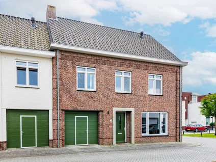 Twee-onder-één-kap te koop: Hoogaers 3, Urmond ten oosten van Julianakanaal Urmond
