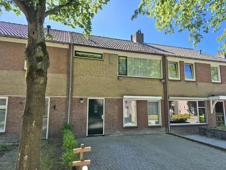 Tussenwoning te koop: Hoogeind 63, Molenstraat e.o. Luyksgestel