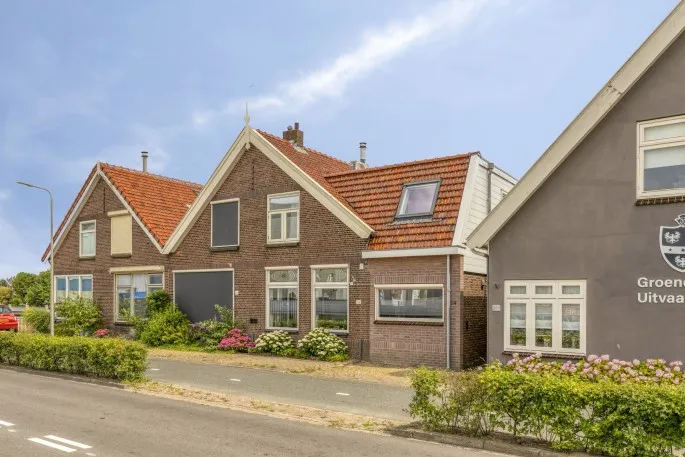 Hoekwoning te koop: Hoogewaard 204, Bedrijventerrein Hoogewaard Koudekerk Aan Den Rijn