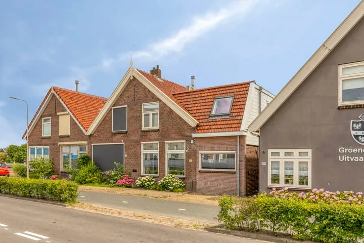 Corner house for sale: Hoogewaard 204, Bedrijventerrein Hoogewaard Koudekerk Aan Den Rijn
