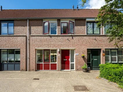 Tussenwoning te koop: Hooghuisstraat 108, Centrum Bergen Op Zoom