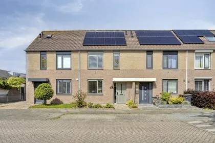 Tussenwoning te koop: Hoogkarspelstraat 69, Heerevelden Oost Tilburg