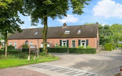 Twee-onder-één-kap te koop: Hoogstraat 12, Hooge Mierde Hooge Mierde