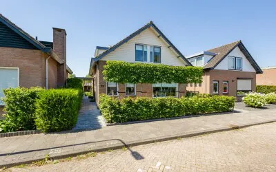 Detached house for sale: Hoogstraat 17, Leerbroek kern Leerbroek
