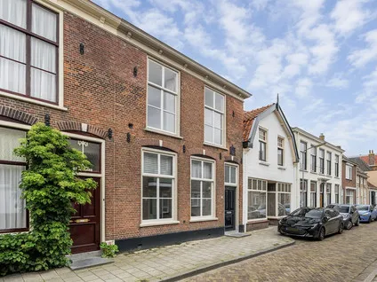 Tussenwoning te koop: Hoogstraat 52, Tholen Tholen