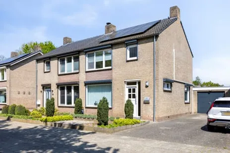 Tussenwoning te koop: Hoogstraat 74, Kern Horn Horn
