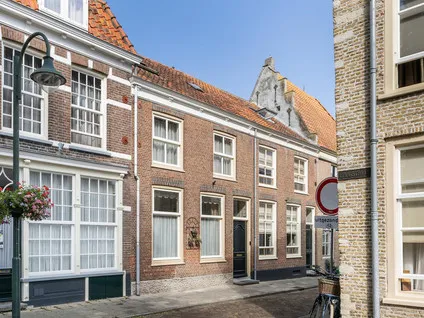 Tussenwoning te koop: Hoogstraat 8, Tholen Tholen