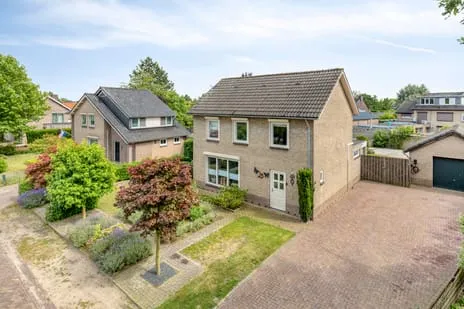 Detached house for sale: Hoogstraat 9, Deursen en Dennenburg Deursen-Dennenburg