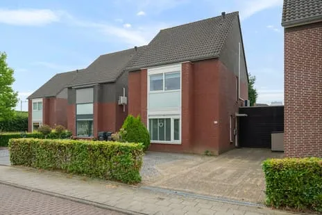 Corner house for sale: Hoogveldlaan 63, Limbrichterveld Sittard