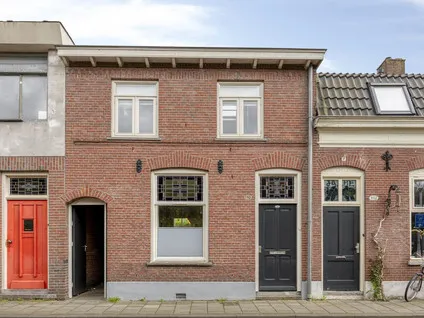 Tussenwoning te koop: Hoogvensestraat 110, Hoogvenne Oost Tilburg