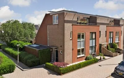 Hoekwoning te koop: Hoogvlietsekerksingel 302, Hoogvliet Noord Hoogvliet Rotterdam