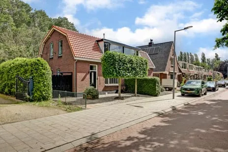 Twee-onder-één-kap te koop: Hoogvlietsekerkweg 80, Hoogvliet Noord Hoogvliet Rotterdam